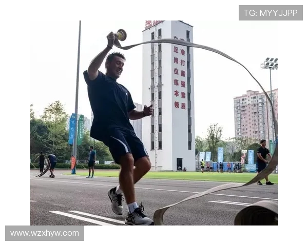 重庆街舞队在滑板精英赛中的拼搏历程与荣耀时刻揭秘